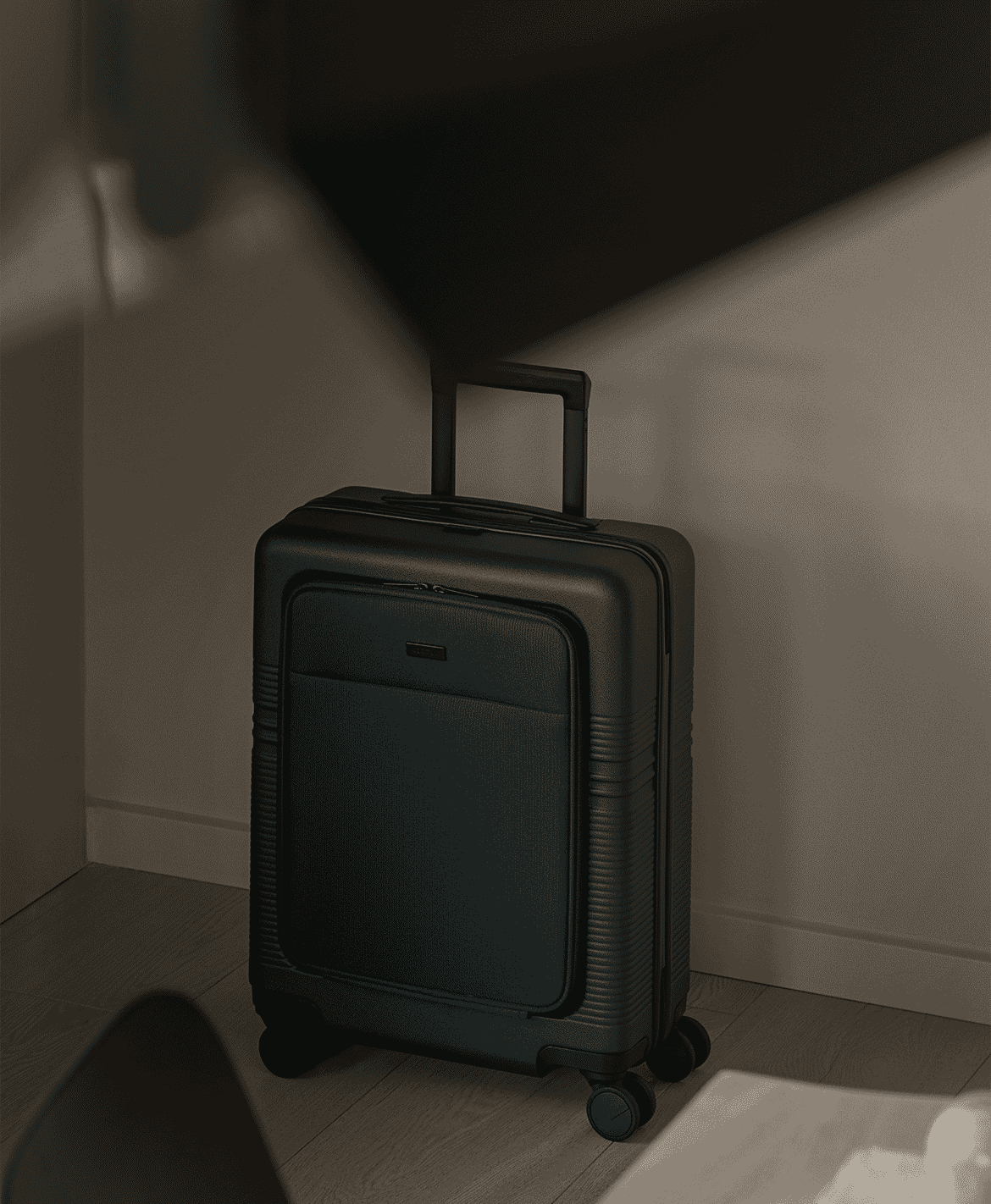 NORTVI: Front Pocket Carry-On Case