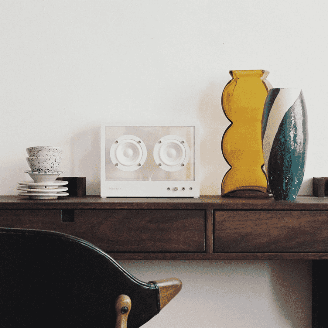 Transparent: Small Transparent Speaker