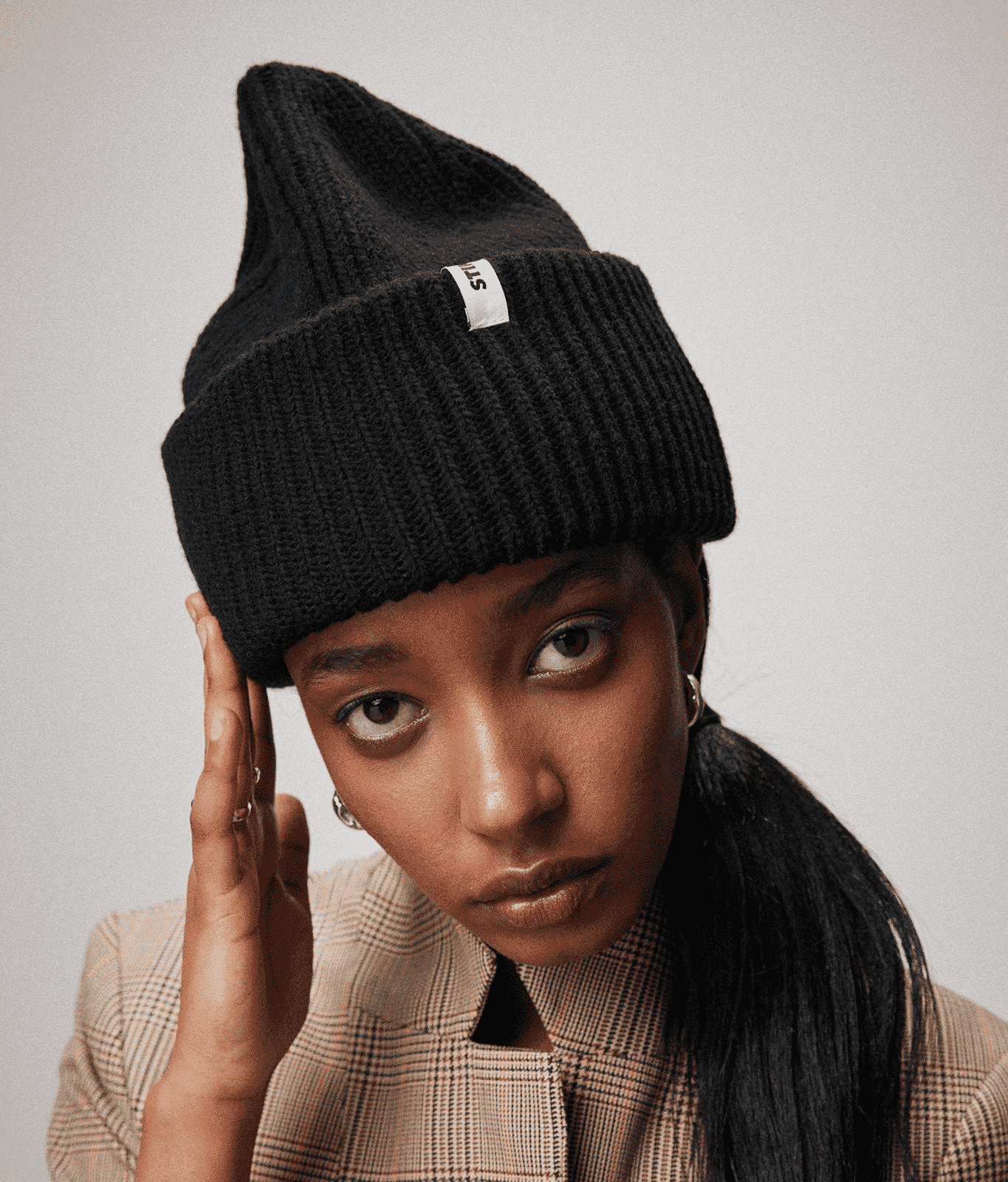 Stiksen: 01 ReWool Black Beanie