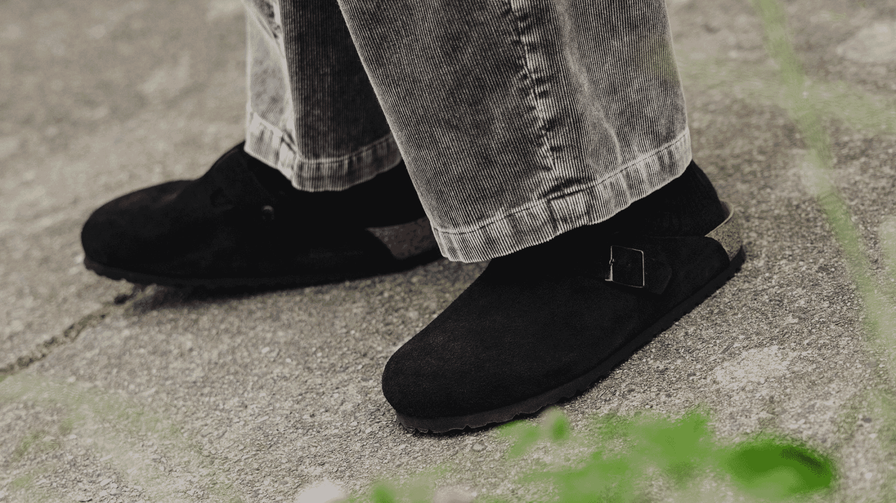 BIRKENSTOCK: Boston Soft Footbed Black Suede Slider