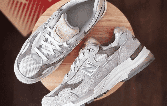 New Balance: Made in USA 990v6 Shoes