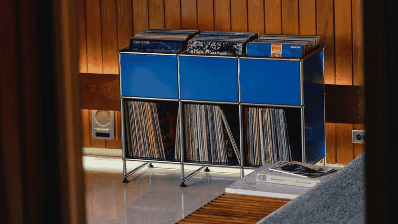 USM: Vinyl Storage Cabinet x4