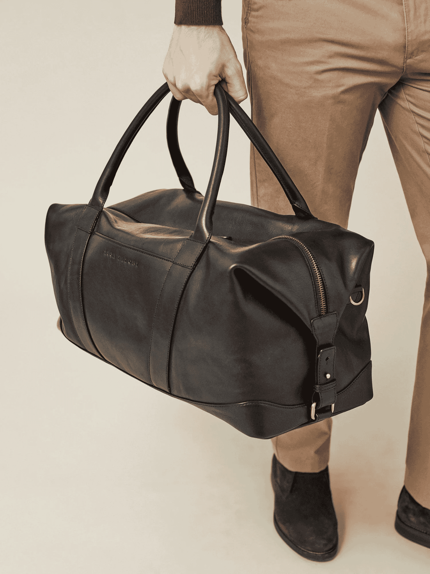 Luca Faloni: Weekender Leather Bag