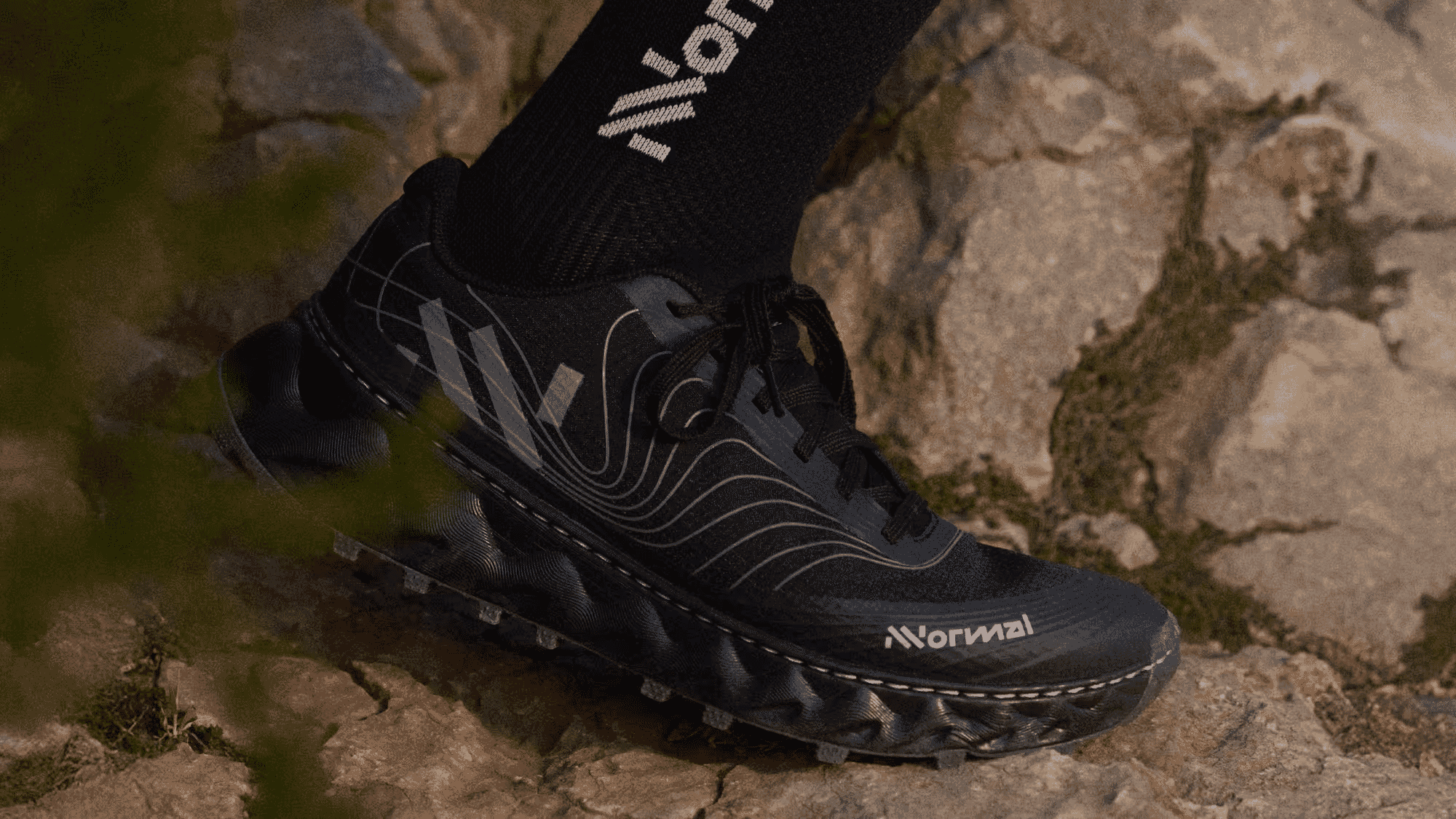 NNormal: Tomir 02 NN Black Trainer