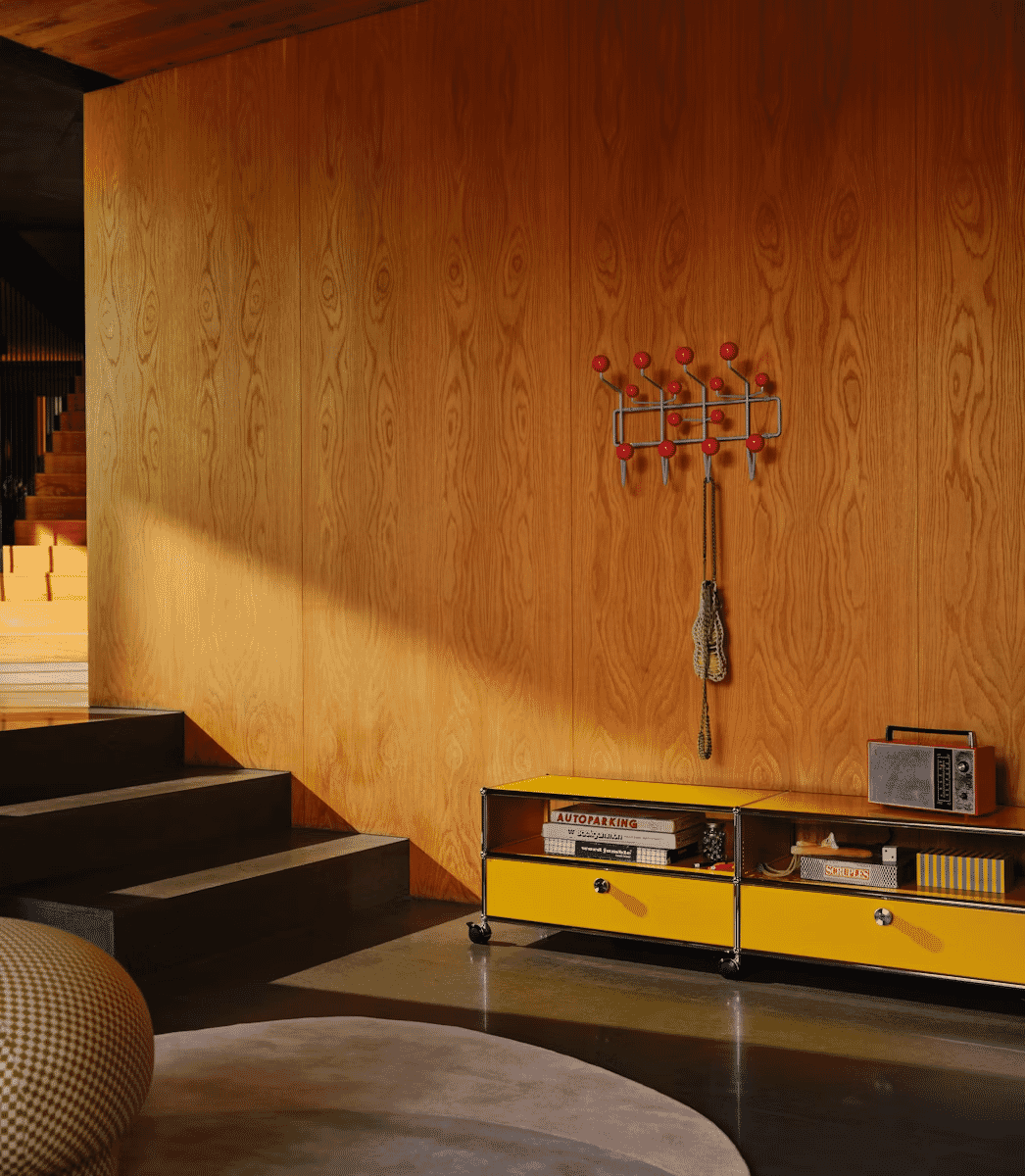 USM: Haller Media Console