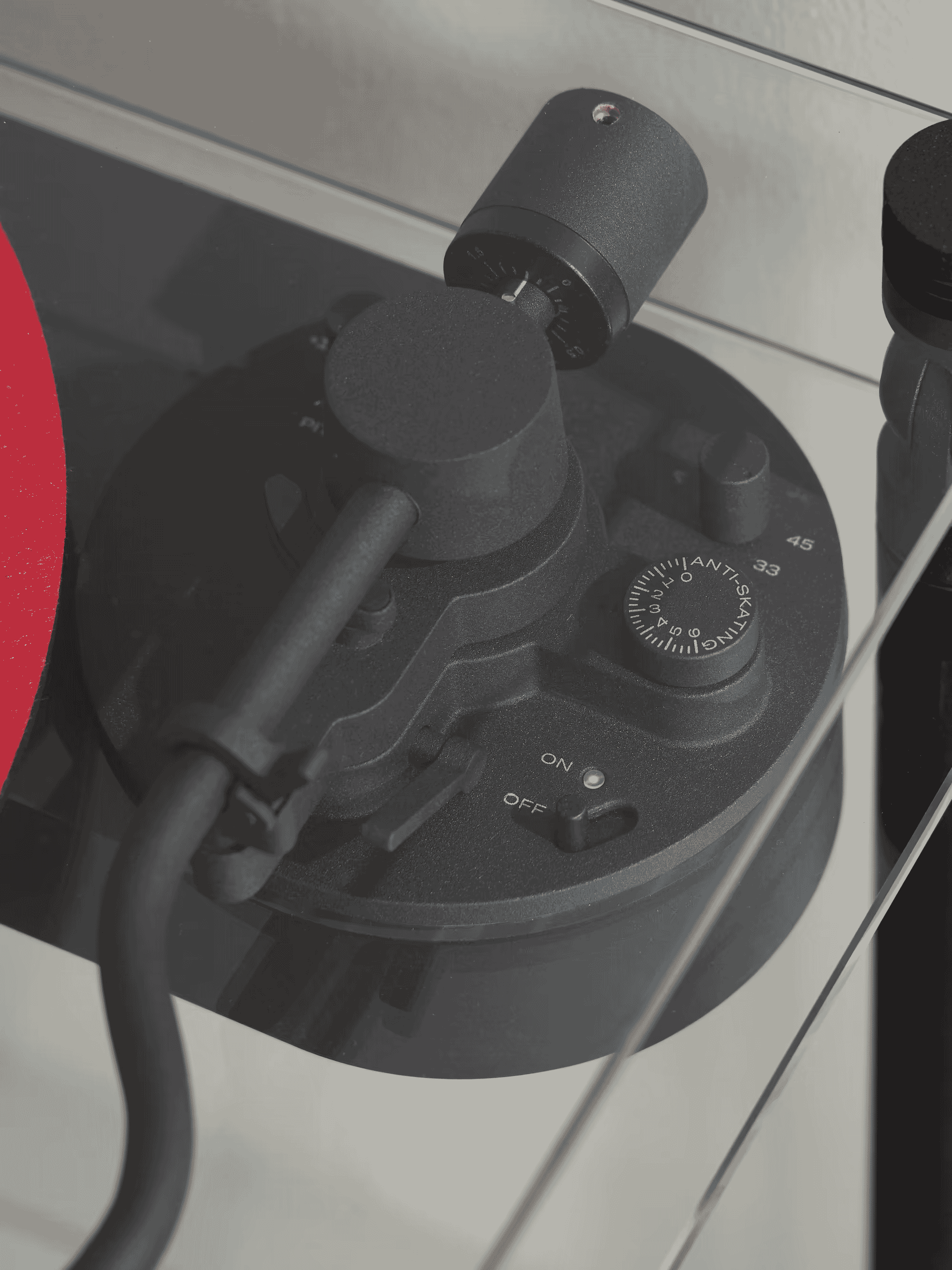 TRANSPARENT SPEAKER: Transparent Turntable with Aluminum and Glass Stand