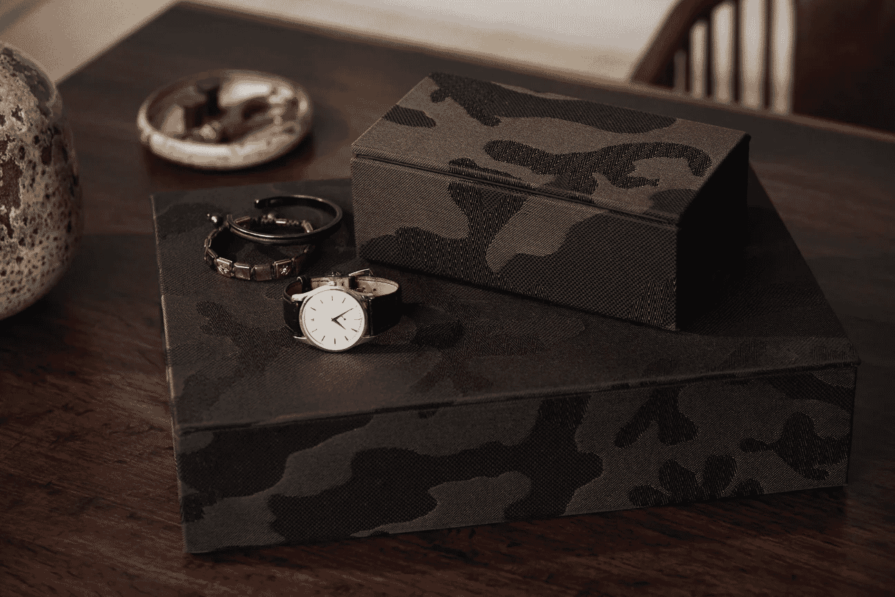 MISMO: Watch Storage Book Case, Large