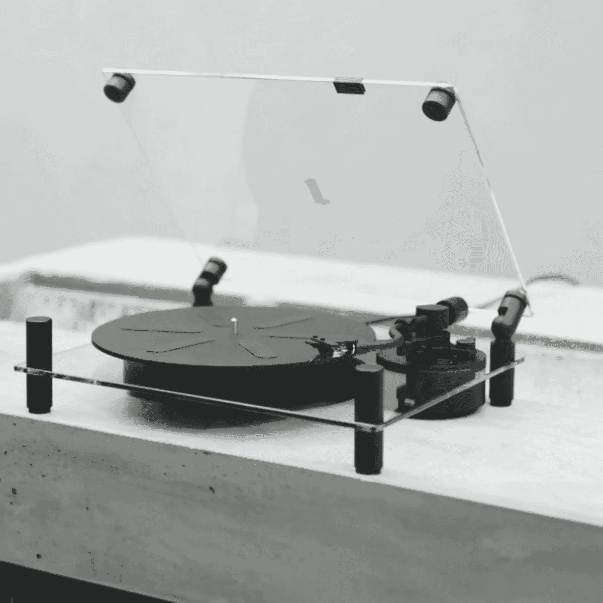 Transparent: Turntable