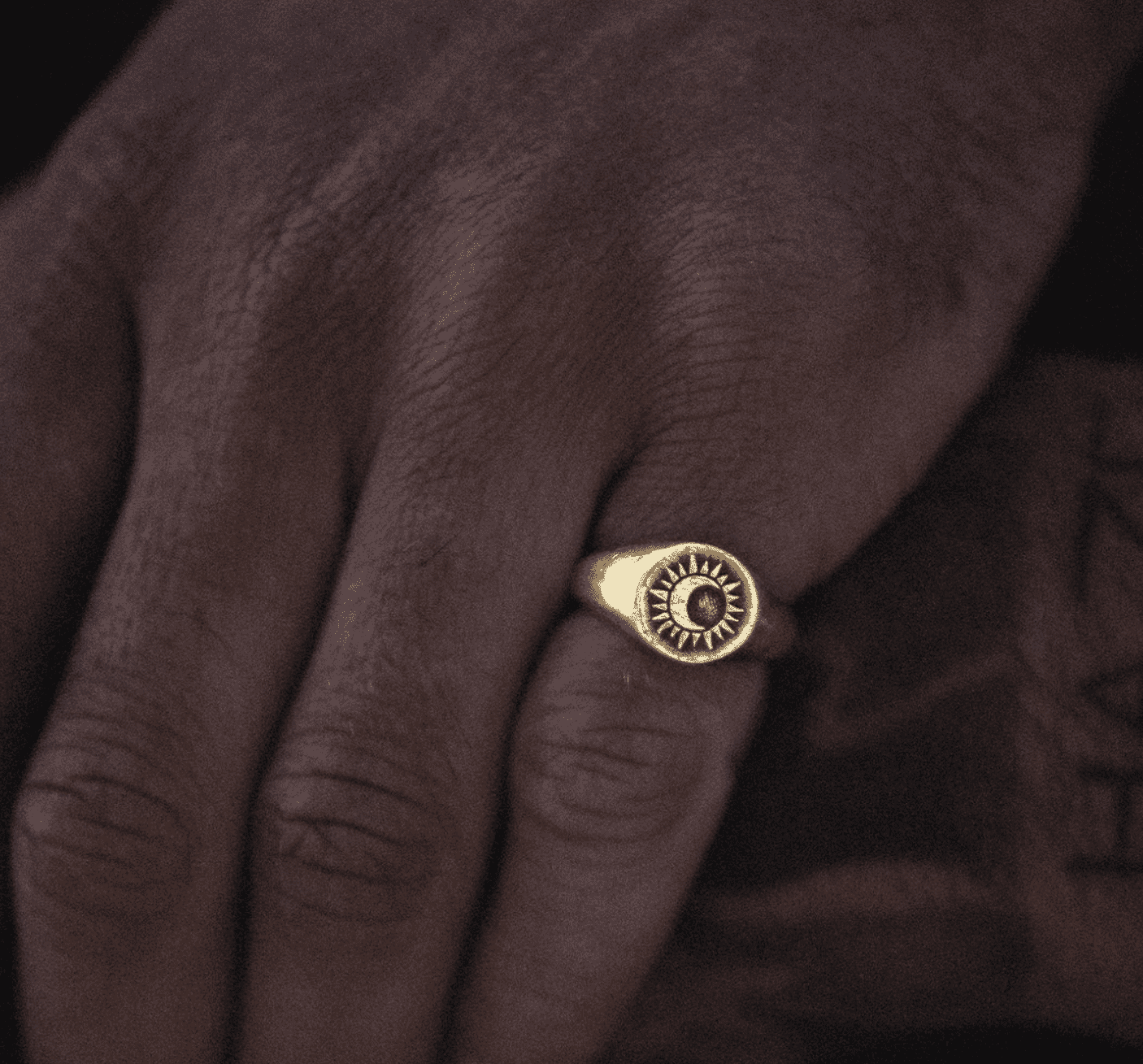 Haze &amp; Glory: The Sacred Sun Ring - Gold
