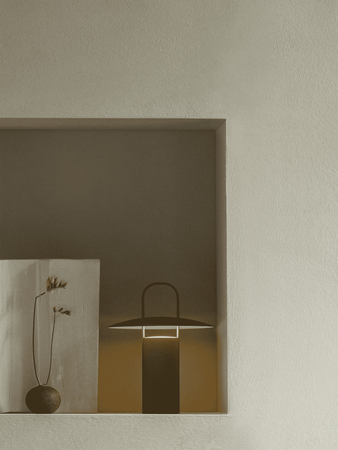Audo Copenhagen: Dimmable LED Table Lamp Ray with USB Port