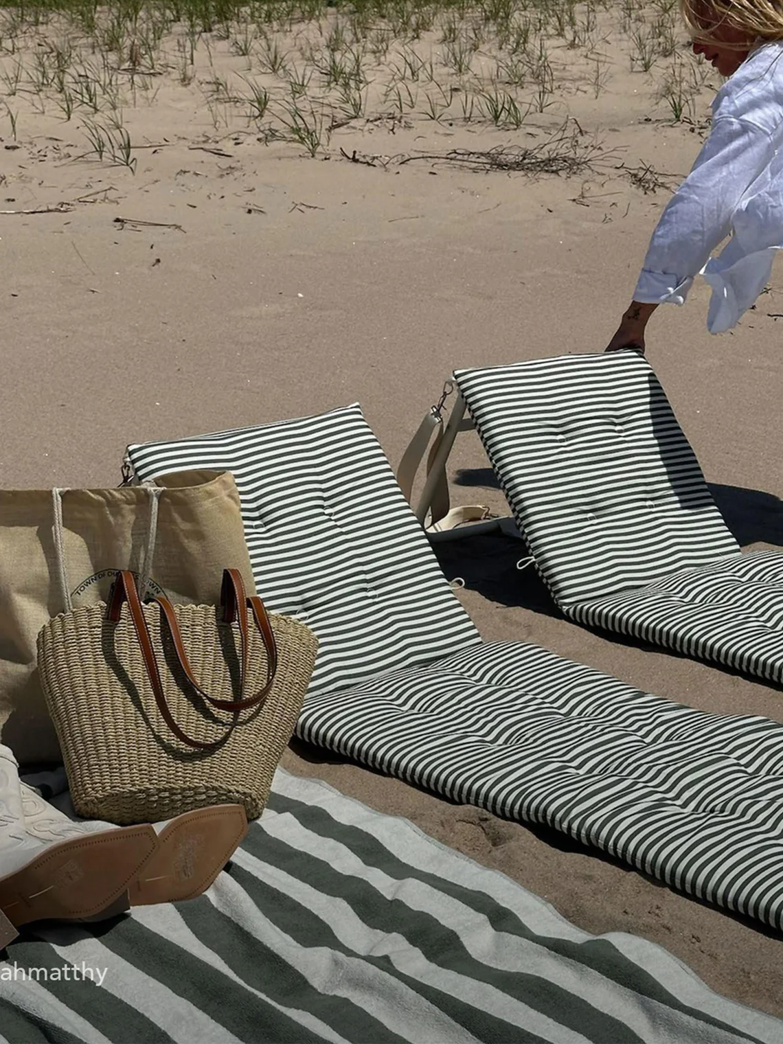 SUNNYLiFE: Reclining Beach Chair The Vacay Olive