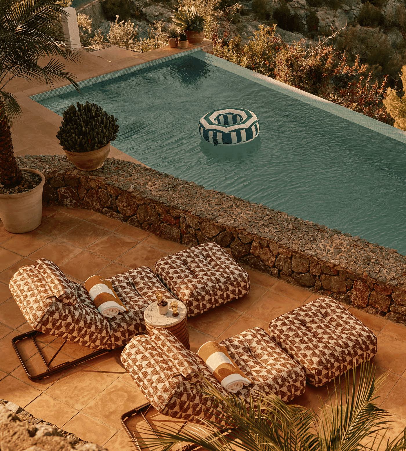 SOHO HOME: Celia Outdoor Sunlounger