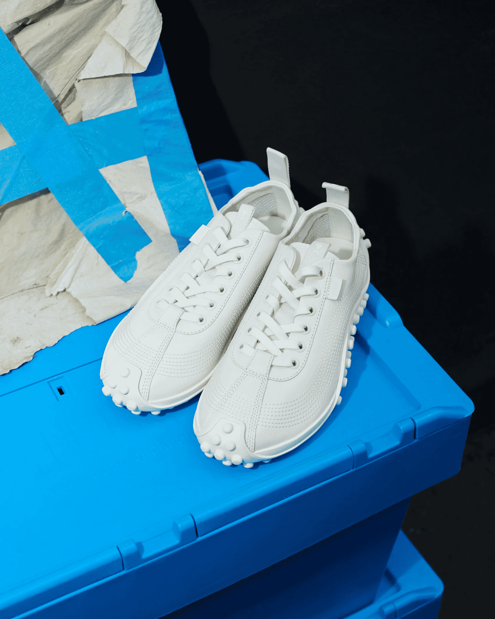 AMI Paris: White cow leather Mirage sneakers