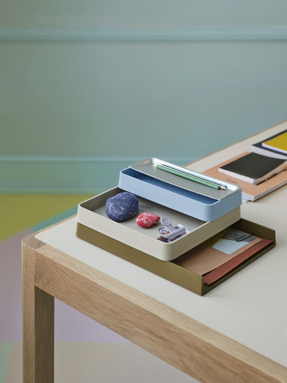Muuto: Arrange Desktop Storage Configuration 2 multi colored