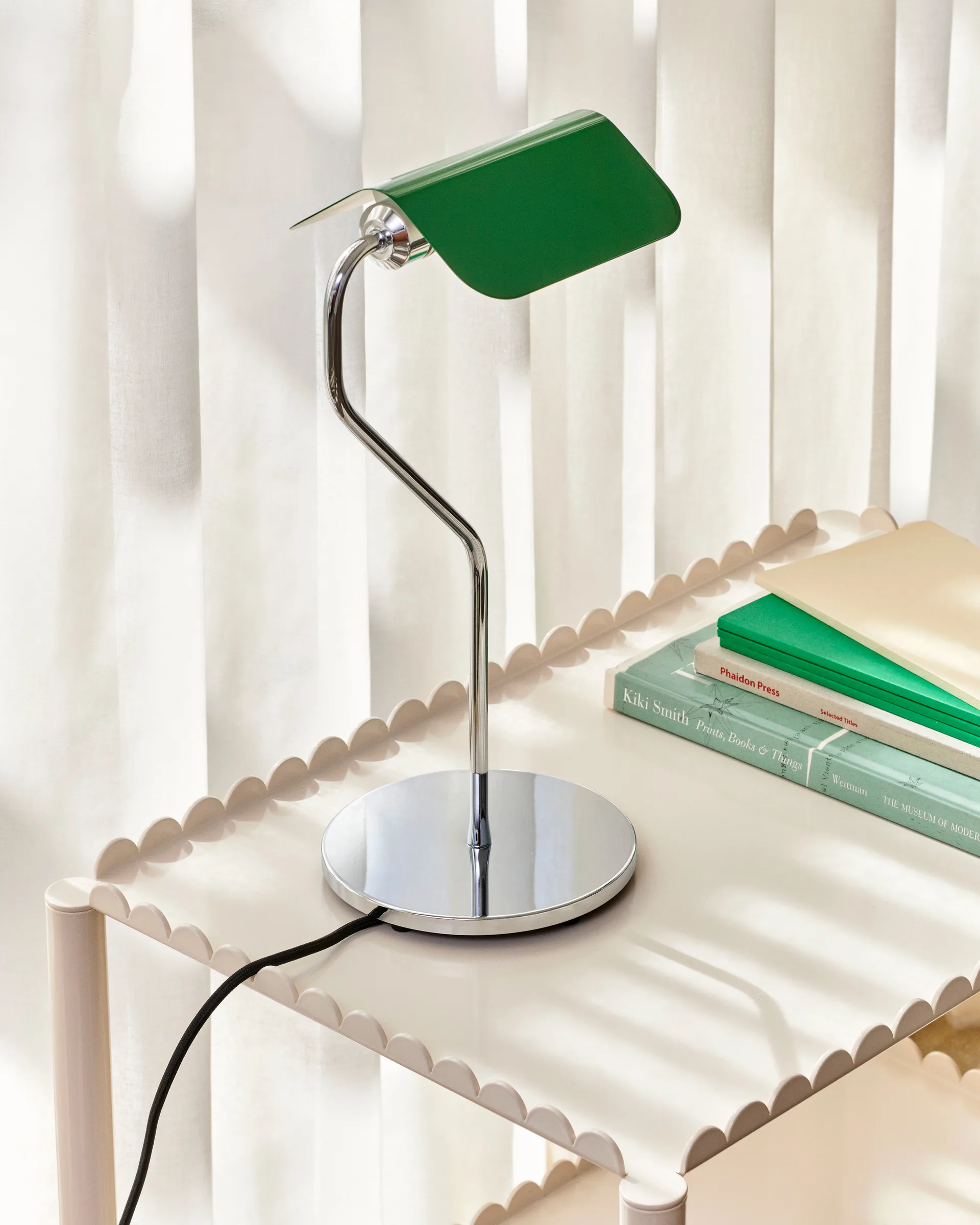HAY: Apex table lamp Emerald green