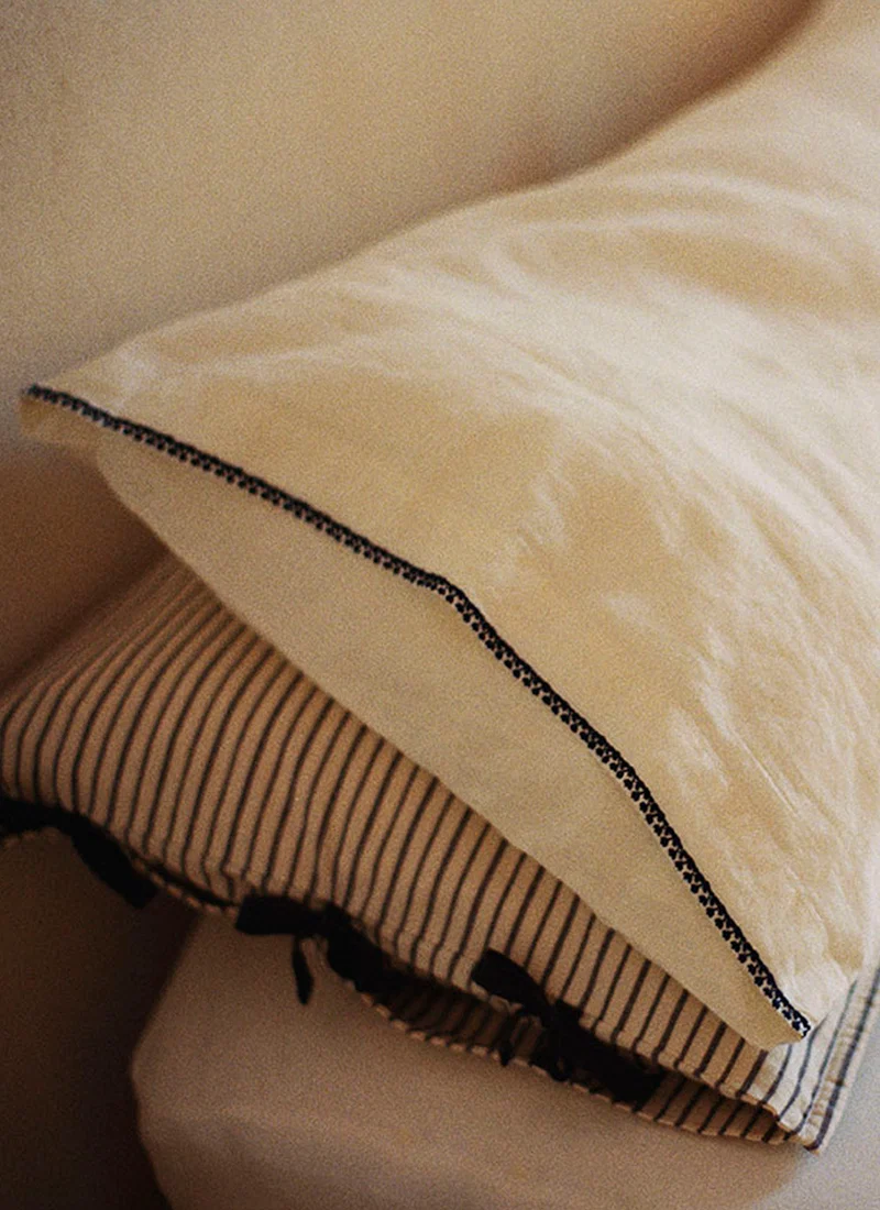 Bud: Embroidered Housewife Pillowcase Set