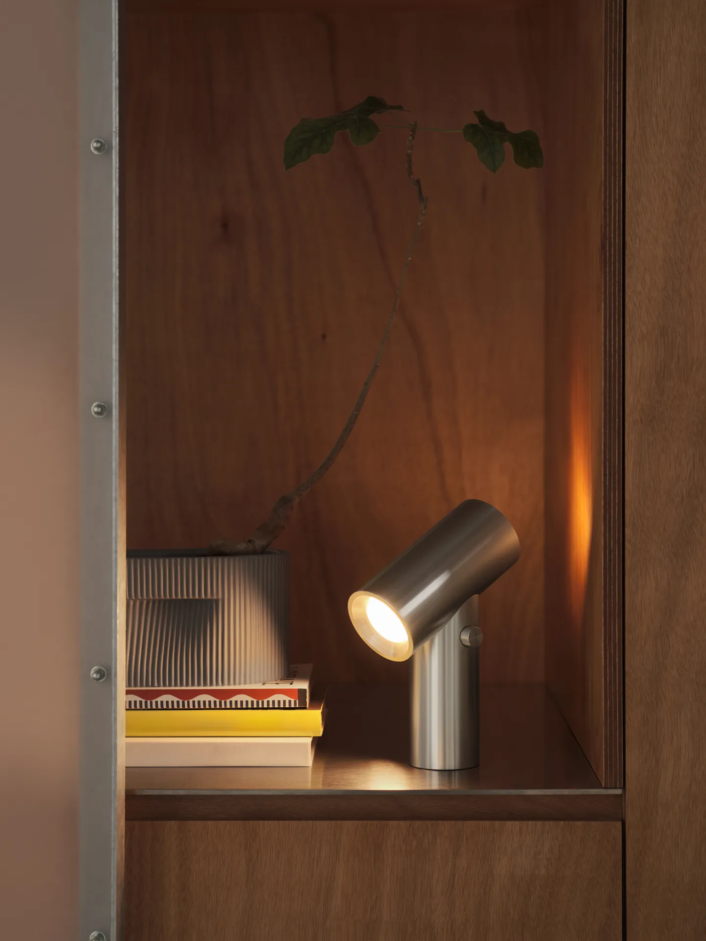 Muuto: Beam portable table lamp