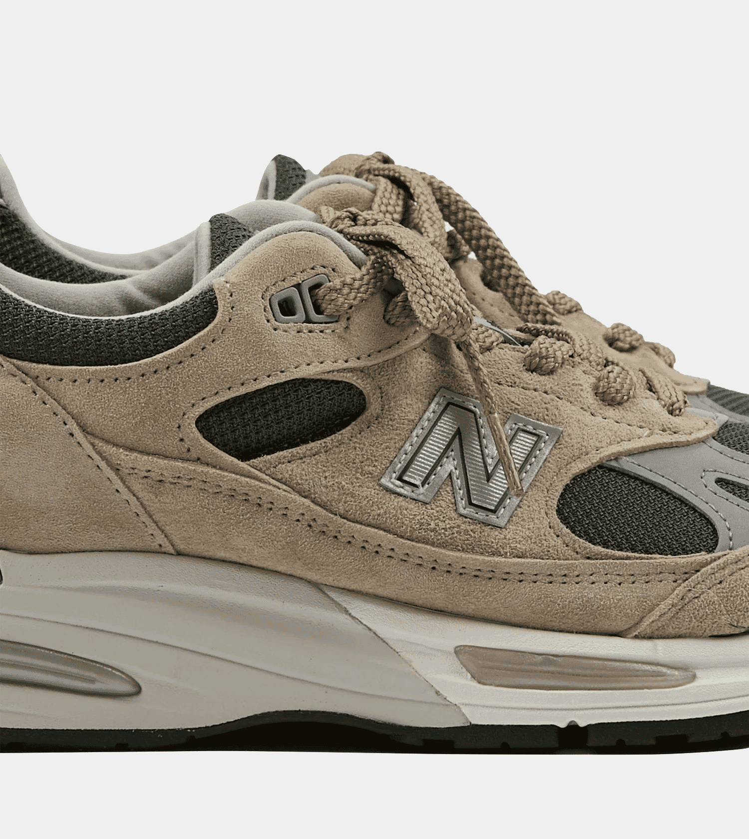 New Balance: Tan &#039;Essentially Offbeat&#039; Made in UK 991v2 Trainers