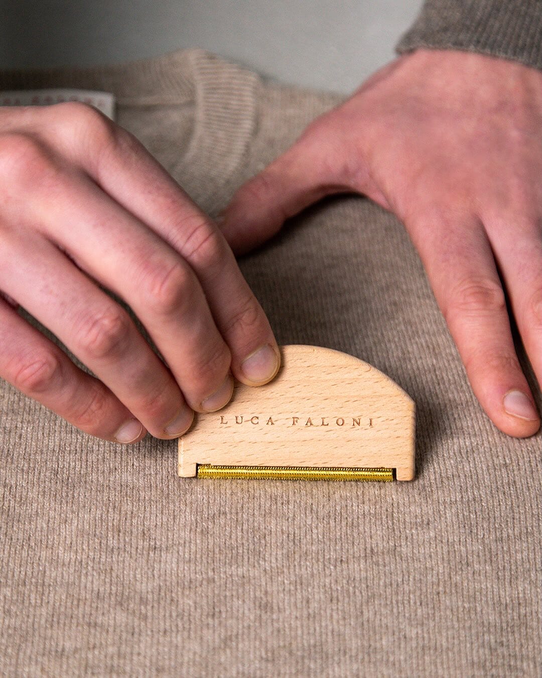 Luca Faloni: Beige Cashmere Crewneck
