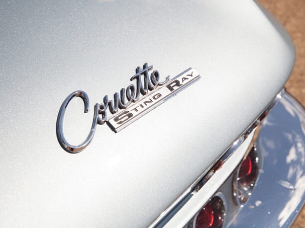 Chevrolet-Corvette-Stingray-04