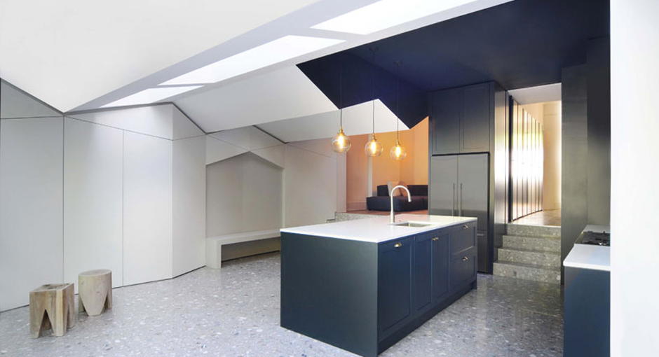Bureau de Change Fold House