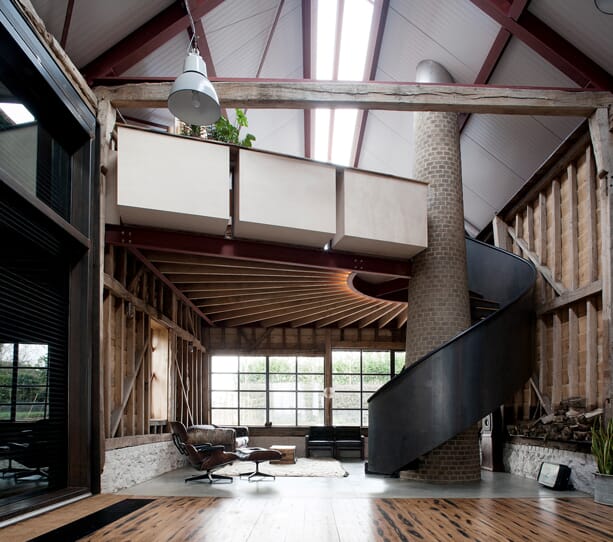 Ancient_Party_Barn_(c)_Keith_Collie_1