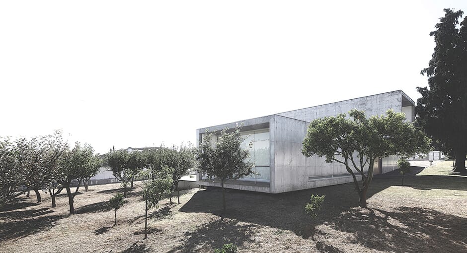 Padre Botte House by CNLL