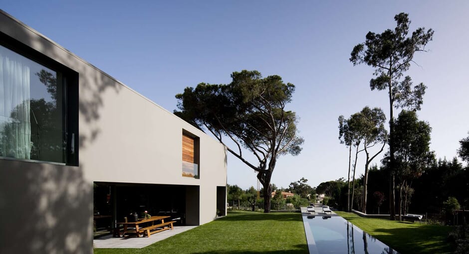 House in Quinta Patino by Frederico Valsassina Arquitectos