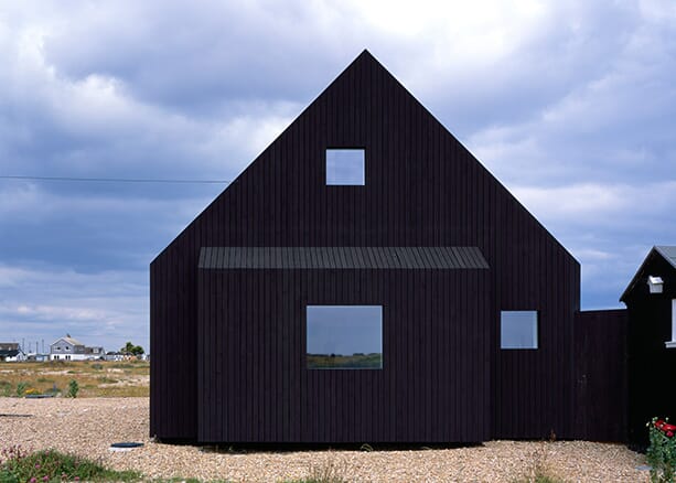 North-Vat-house_Rodic-Davidson-Architects_Dungeness-beach-Kent-England_dezeen_1568_0