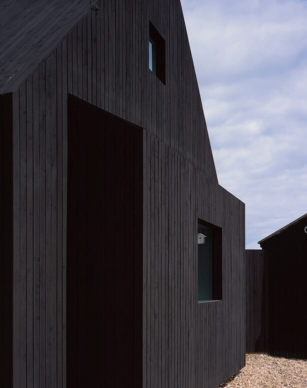 North-Vat-house_Rodic-Davidson-Architects_Dungeness-beach-Kent-England_dezeen_936_8