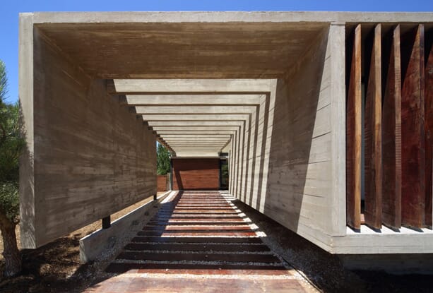 SS-House-Besonias-Almeida-Arquitectos-1