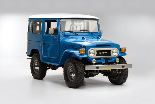 TOYOTA-LAND-CRUISER-1