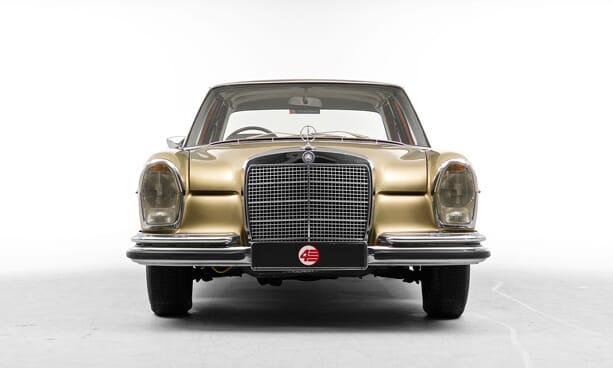 Mercedes-280-SE-gold-05