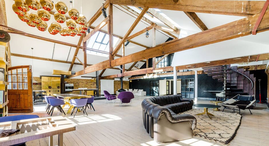 Metropolitan Wharf Apartment