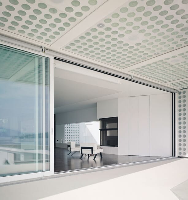 O-House-Philippe-Stuebi-Architects-5