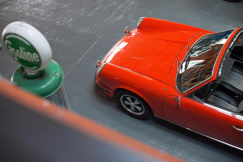 PORSCHE-911-T-TARGA-4