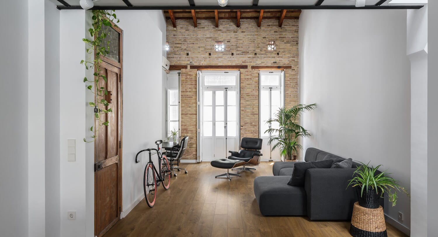 The striking modernity of a Valencia loft