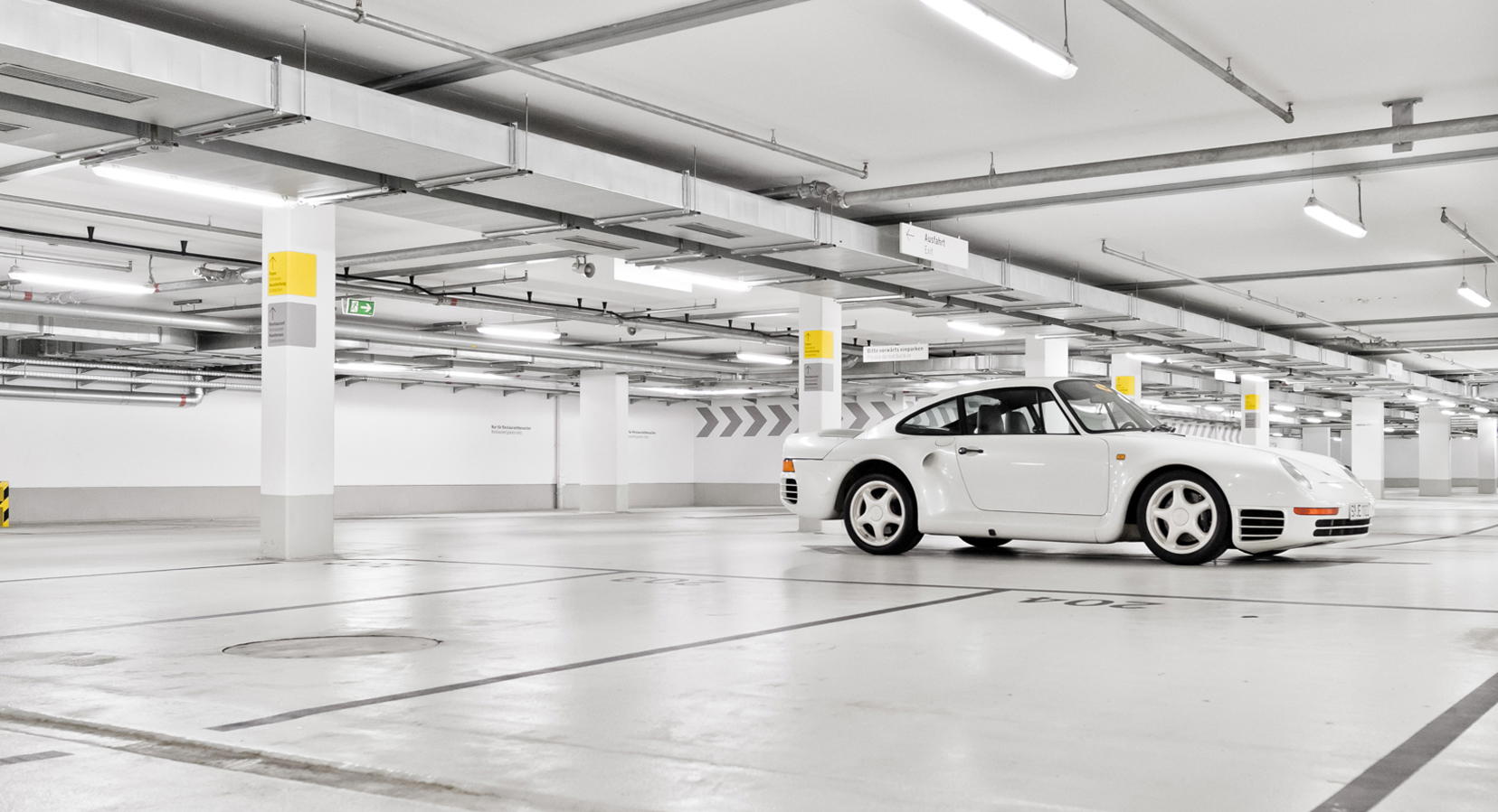 Explore the Extraordinary Visual History of the Porsche 959