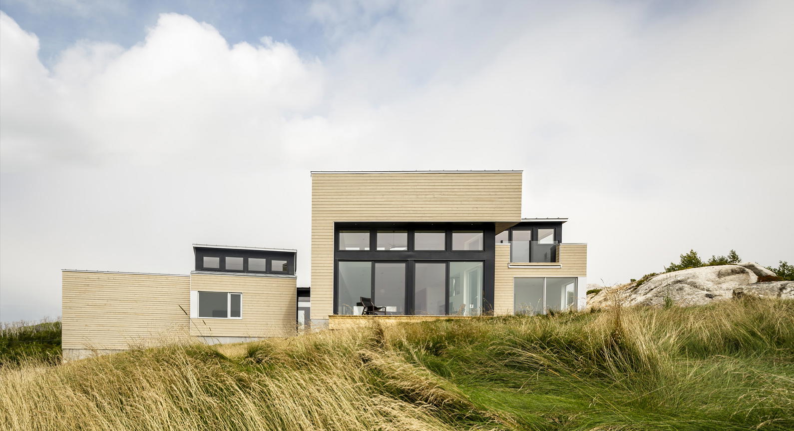 This Canadian Mountaintop Home Has Been Designed To Mirror Its Surroundings