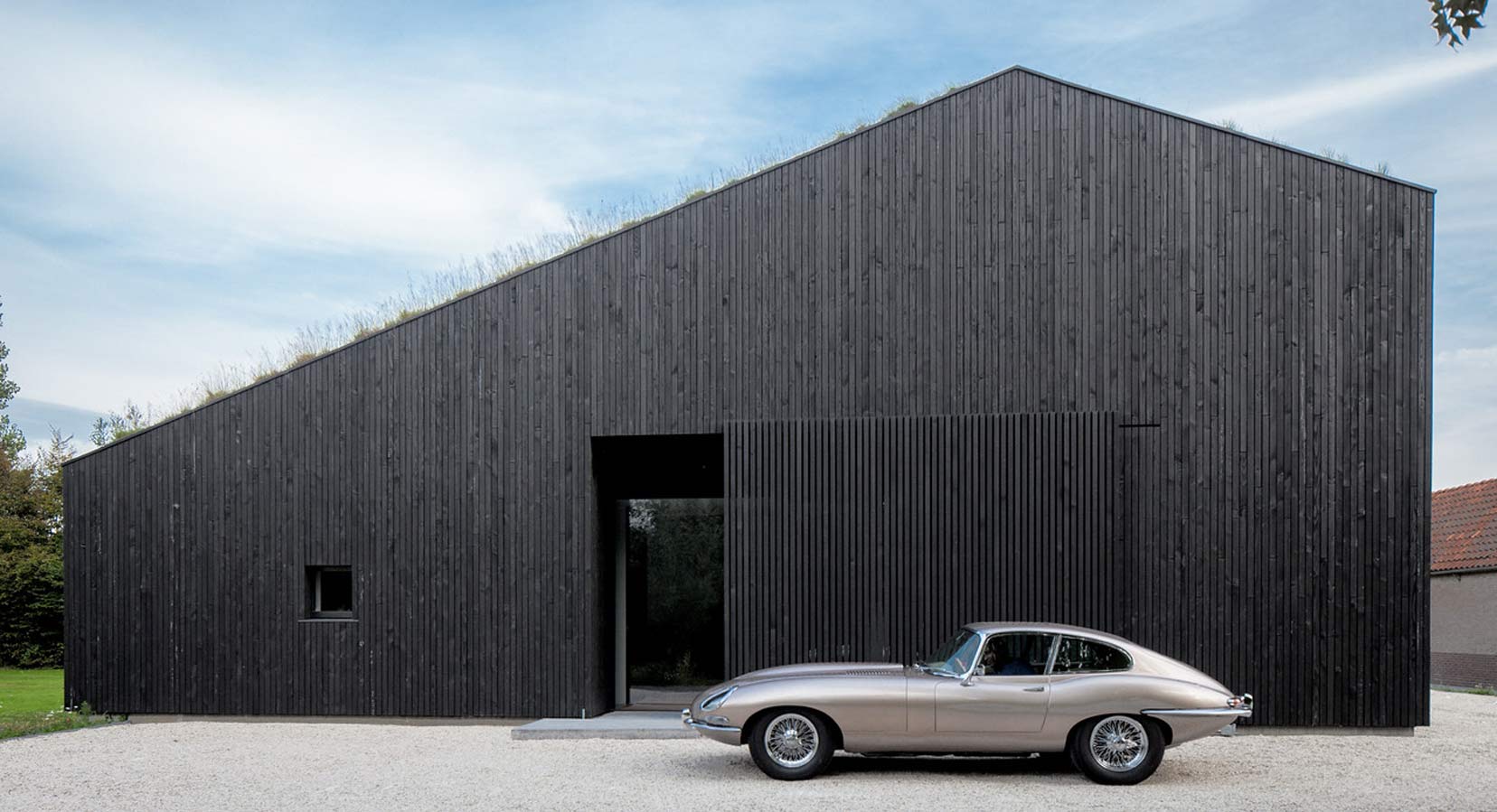 A Minimalist Modern Villa Designed By Fillie Verhoeven Architects