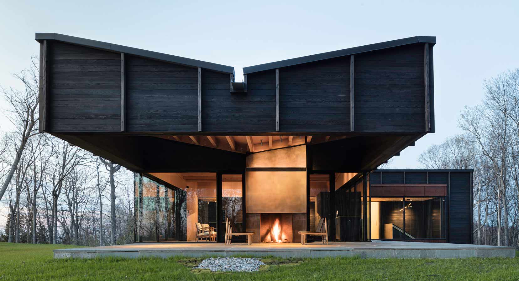 The Michigan Lake House Is A Modern Take On The Classic Log Cabin