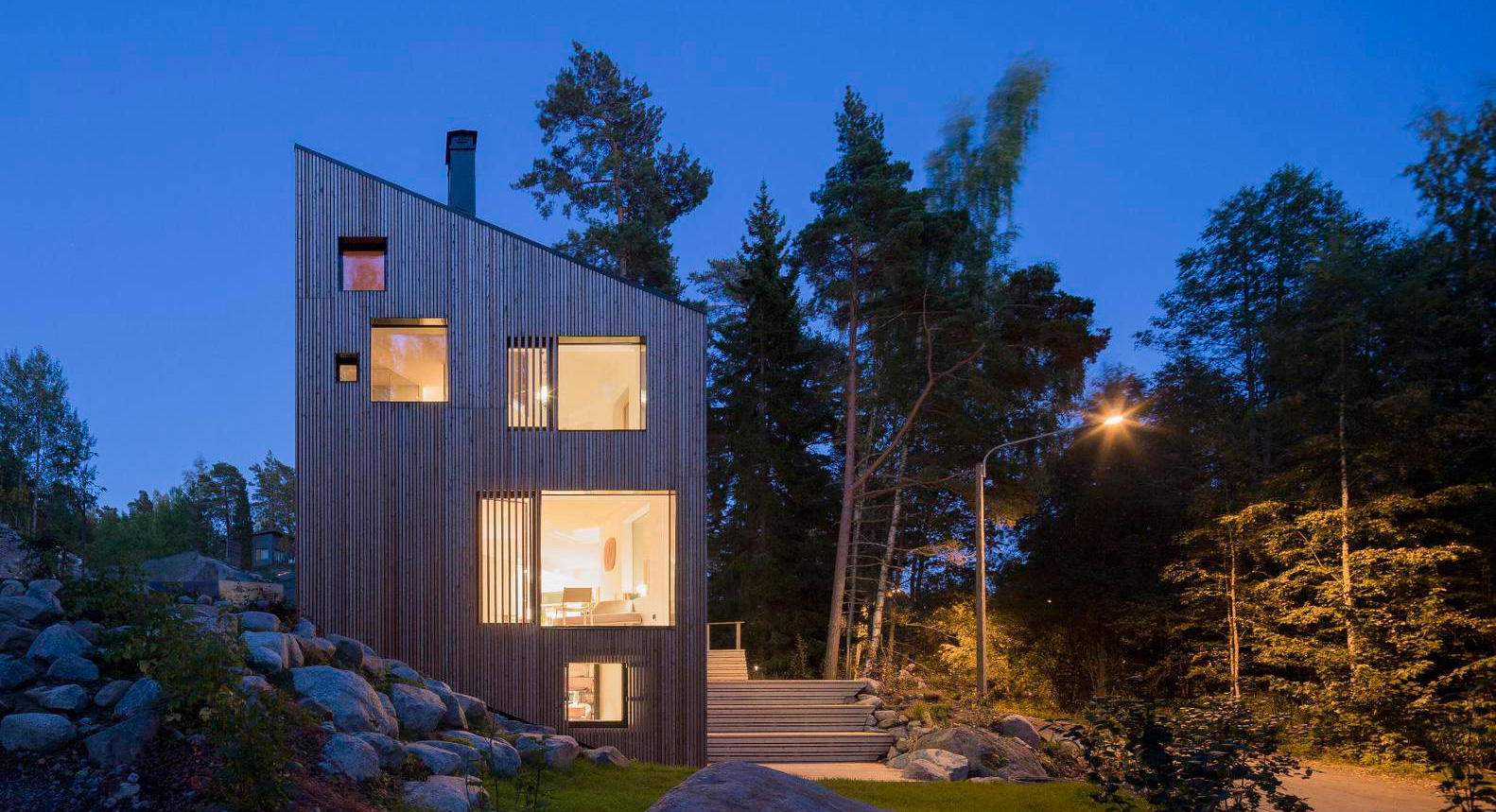 MK5 House Features An Indoor Trapeze, Climbing Wall & Hammock