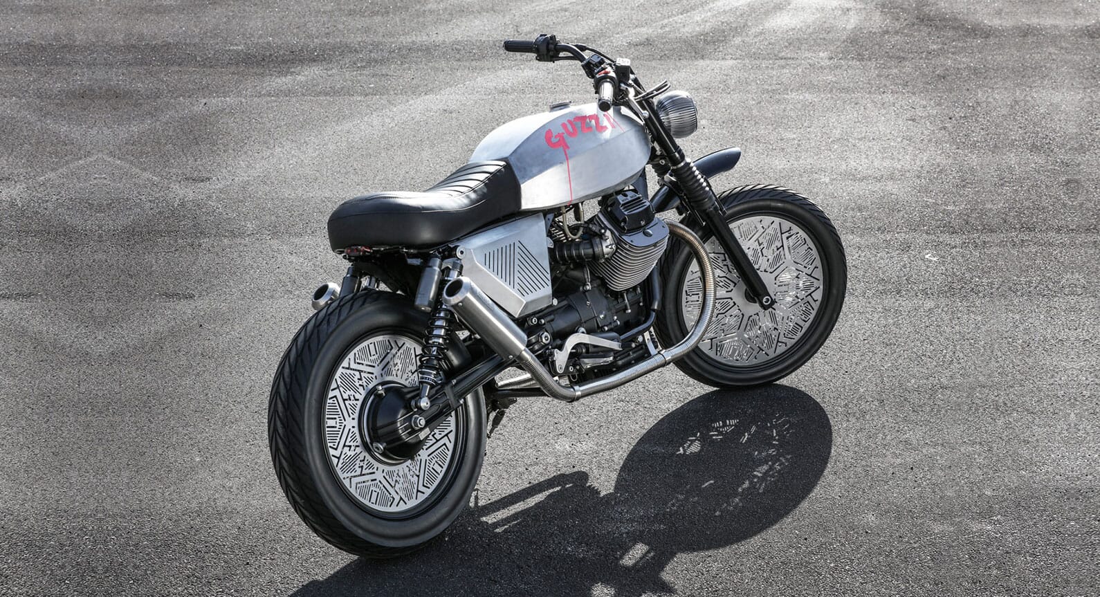 Tom Dixon & Venier Customs Unveil The ‘Tomoto’ Bike