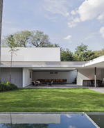 A Haven Of Light And Greenery: Step Inside The Alto de Pinheiros House, Brazil