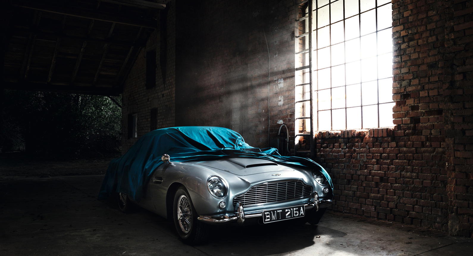 WE! Shoot It Captures Incredible Classic Cars In Garages
