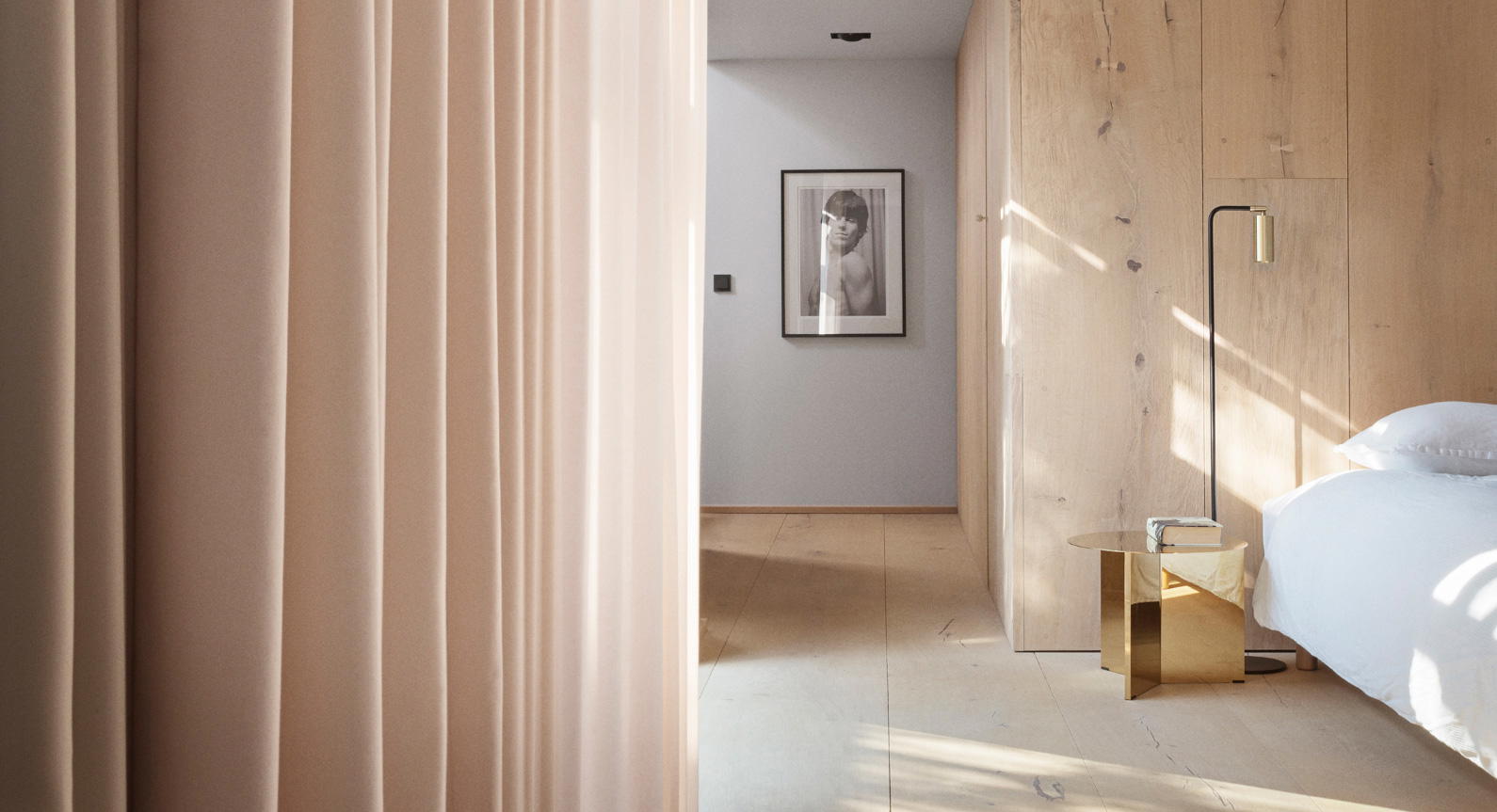 Studio David Thulstrup Turn Warehouse Into A Modern Photographer’s Home
