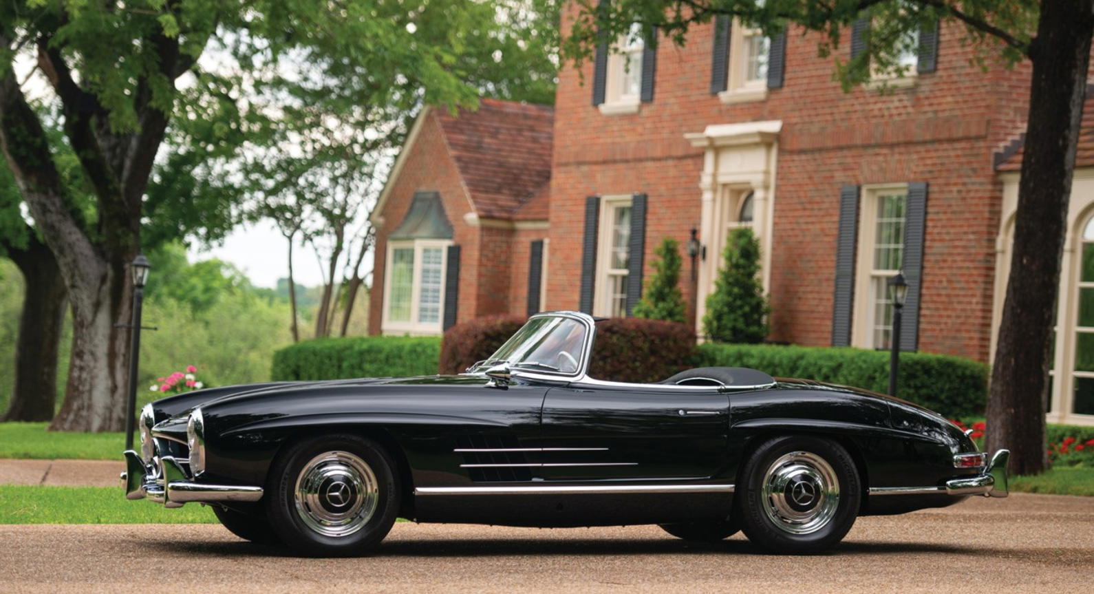 Why Every Collector Wants This 1963 Mercedes-Benz 300SL Roadster