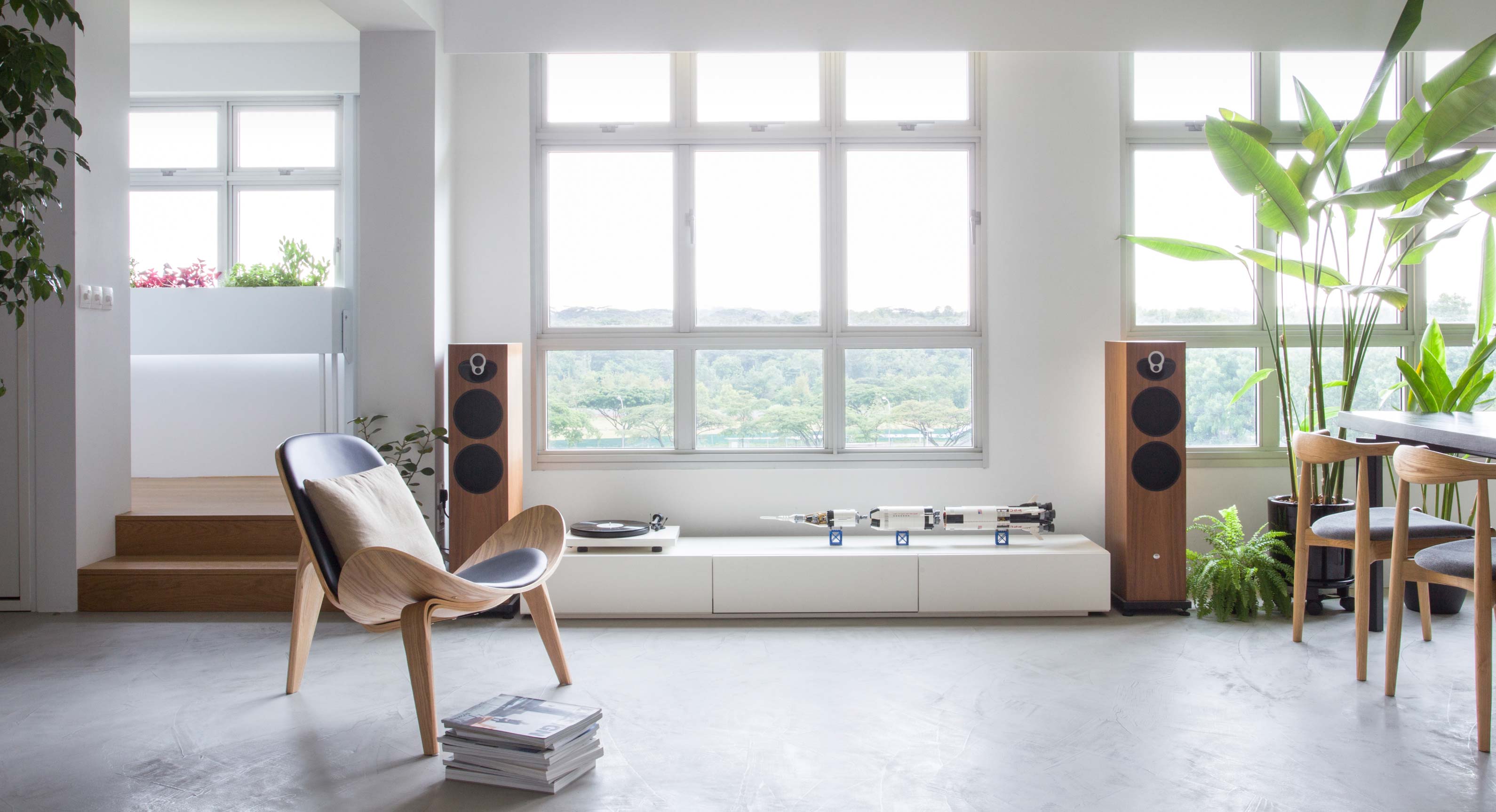Nitton Architects Removed Every Internal Wall To Create Cosy ‘Mini-House’
