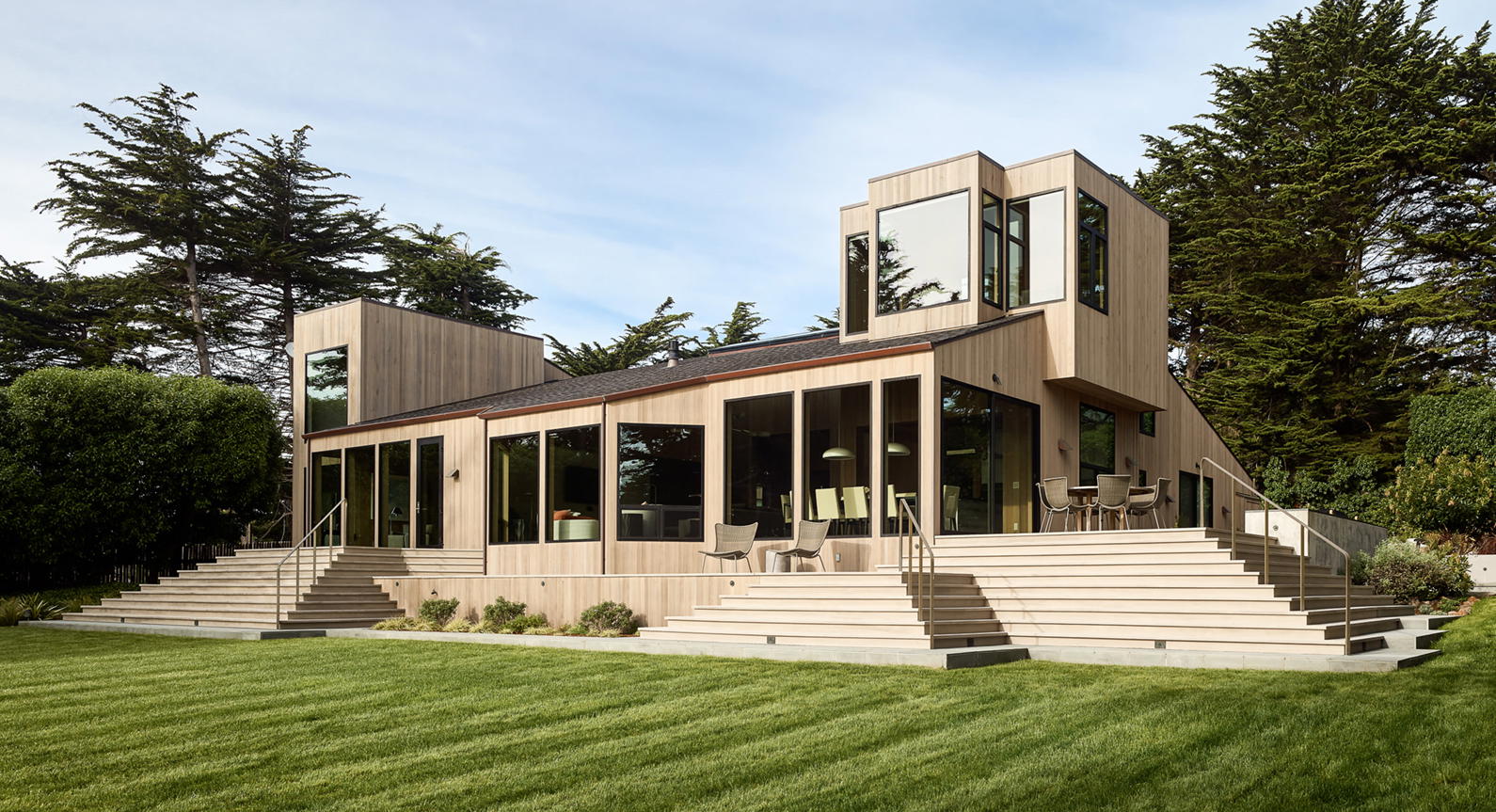 A Mini-Masterpiece Of Modernism: Bluff Reach In California