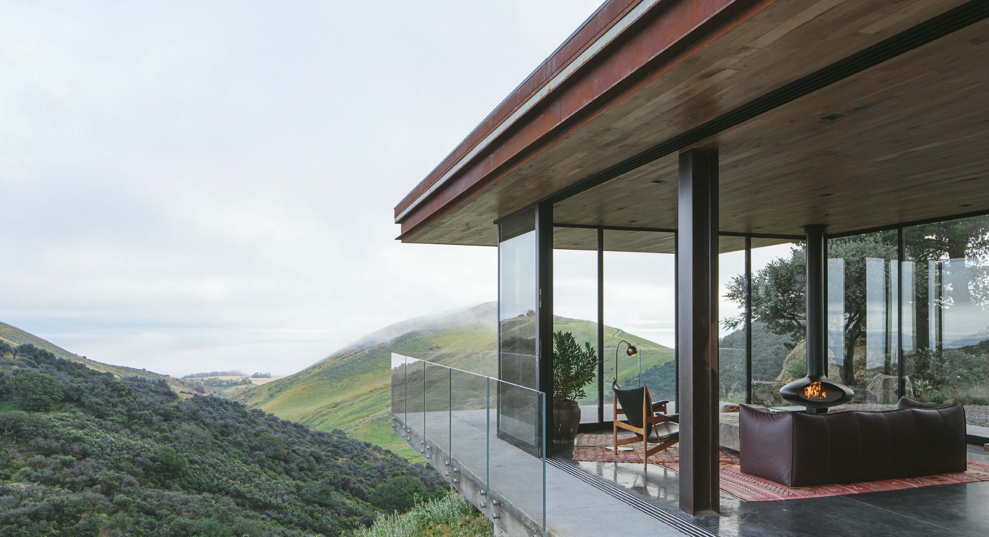Anacapa Architects Off-Grid Guest House Cantilevers Over A Californian Hillside